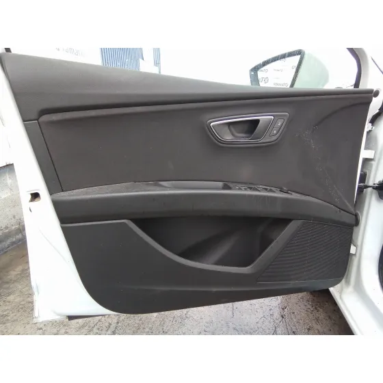 SEAT LEON (5F1) '2013 1.6 TDI BLANCO