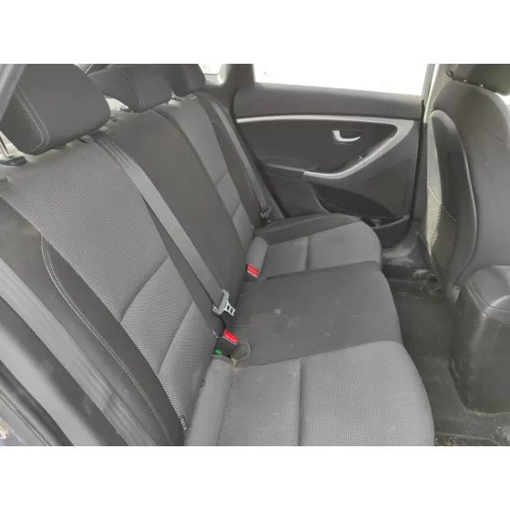 HYUNDAI I30 (GD) '2014 1.6 CRDI CAT GRIS