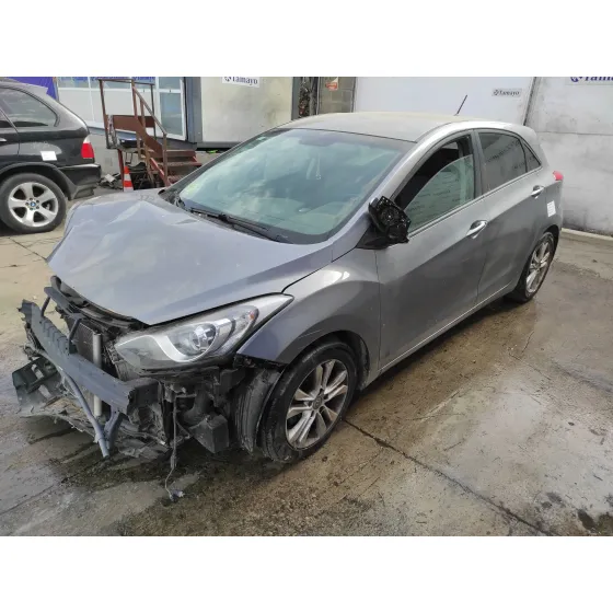 HYUNDAI I30 (GD) '2014 1.6 CRDI CAT GRIS
