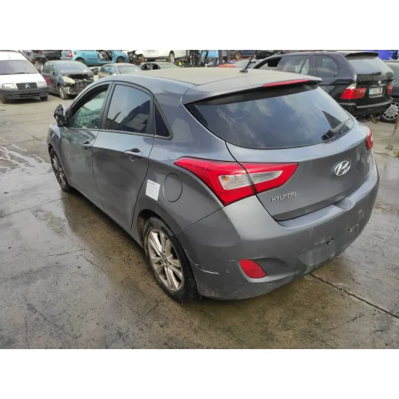 HYUNDAI I30 (GD) '2014 1.6 CRDI CAT GRIS