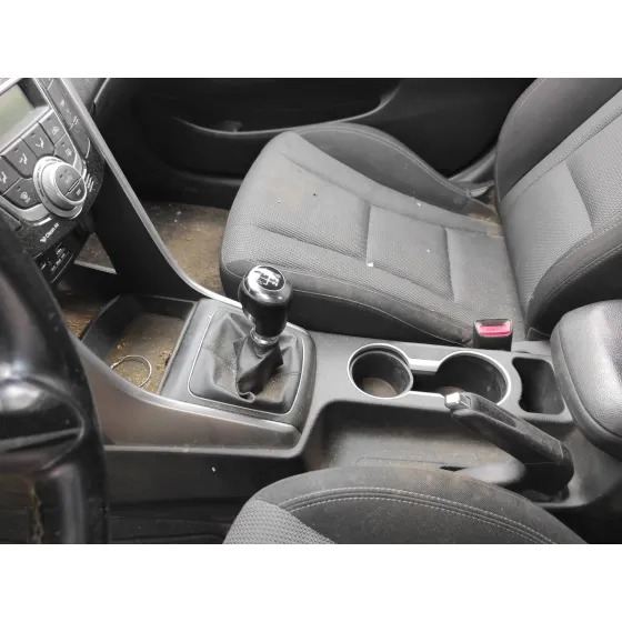 HYUNDAI I30 (GD) '2014 1.6 CRDI CAT GRIS