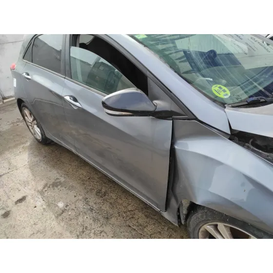 HYUNDAI I30 (GD) '2014 1.6 CRDI CAT GRIS