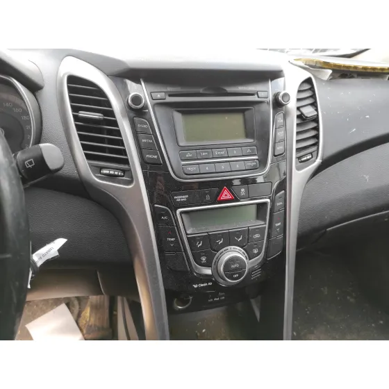 HYUNDAI I30 (GD) '2014 1.6 CRDI CAT GRIS