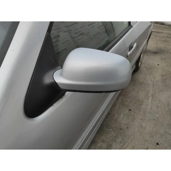 VOLKSWAGEN POLO BERLINA (6N2) '2000 1.4 16V PLATA