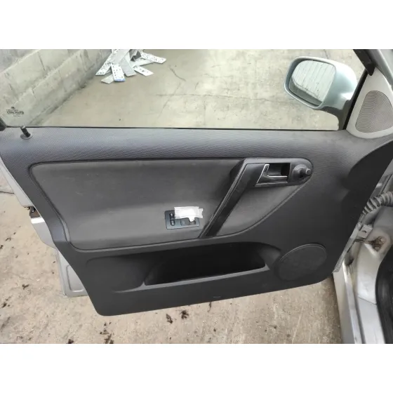 VOLKSWAGEN POLO BERLINA (6N2) '2000 1.4 16V PLATA