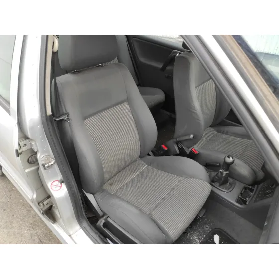 VOLKSWAGEN POLO BERLINA (6N2) '2000 1.4 16V PLATA