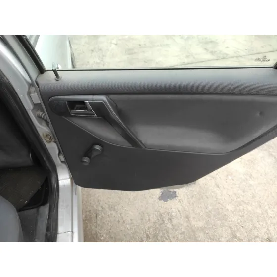 VOLKSWAGEN POLO BERLINA (6N2) '2000 1.4 16V PLATA
