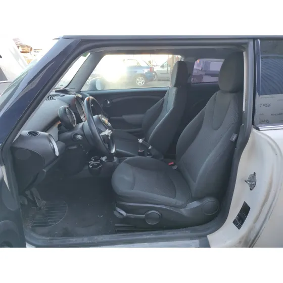 MINI MINI (R56) '2007 * CREMA