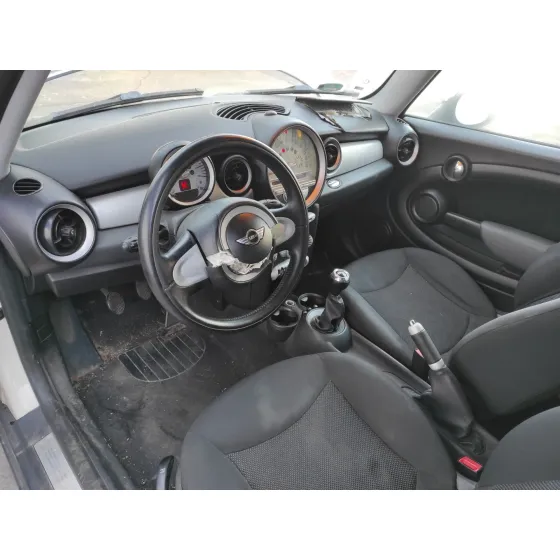 MINI MINI (R56) '2007 * CREMA