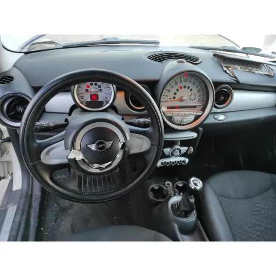MINI MINI (R56) '2007 * CREMA