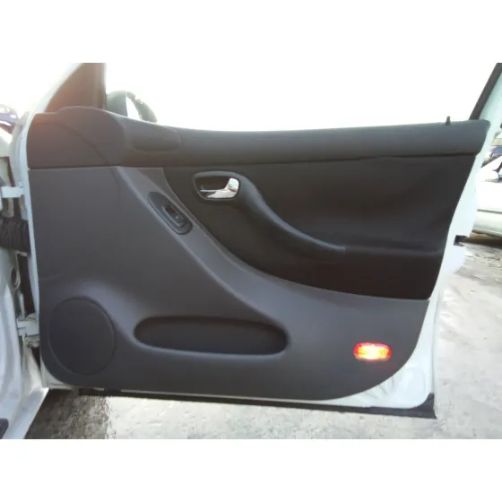 SEAT LEON (1M1) '2006 1.6 16V BLANCO