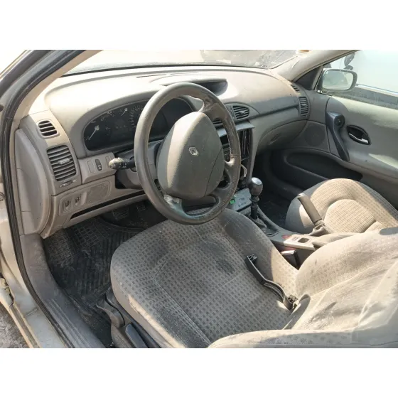 Renault LAGUNA II (BG0/1_) 2001