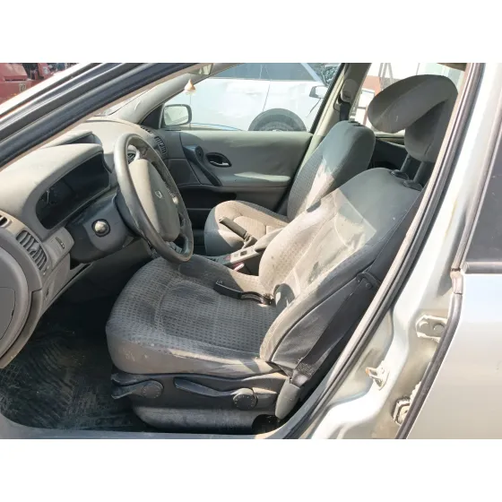 Renault LAGUNA II (BG0/1_) 2001