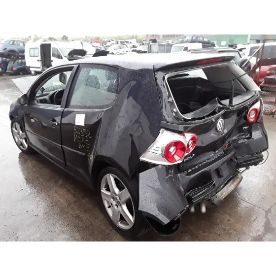 VOLKSWAGEN GOLF V BERLINA (1K1) '2004 1.9 TDI NEGRO