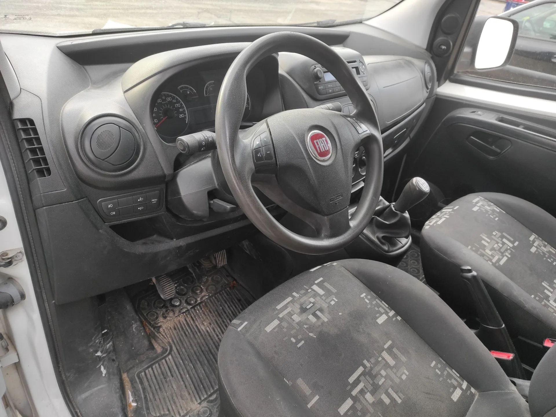 *09-10-25 -150 FIAT FIORINO '2014 225 BLANCO