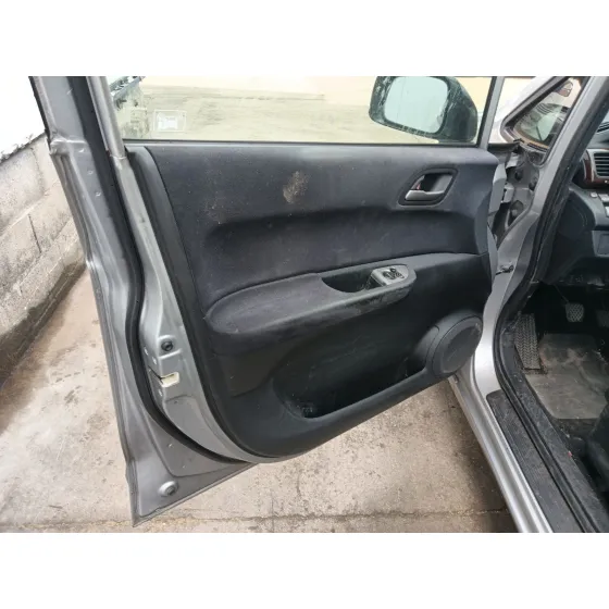 Honda FR-V (BE) 2005