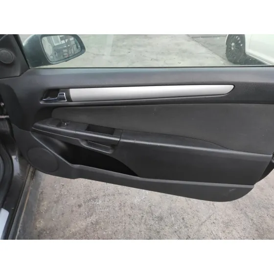 OPEL ASTRA GTC '2007 1.9 CDTI NEGRO