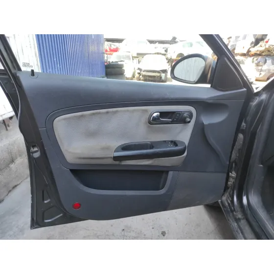 SEAT IBIZA (6L1) '2002 1.4 16V NEGRO