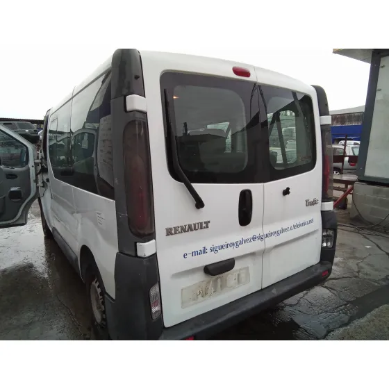 RENAULT TRAFIC COMBI (AB 4.01) '2004 1.9 DIESEL BLANCO