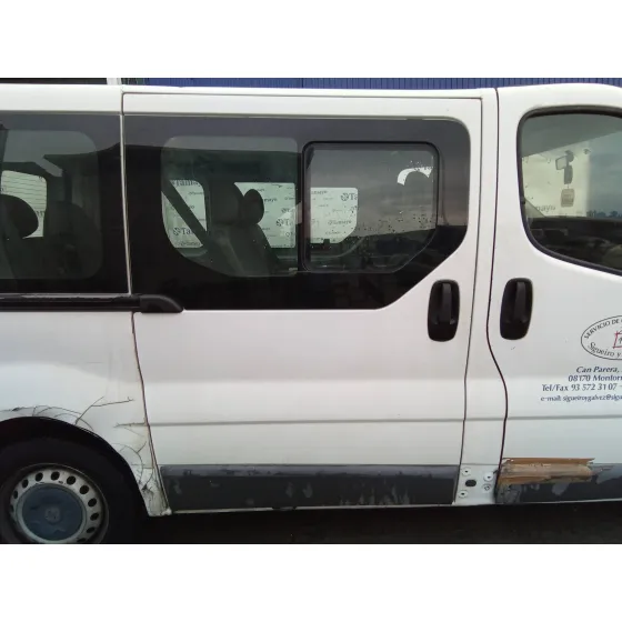 RENAULT TRAFIC COMBI (AB 4.01) '2004 1.9 DIESEL BLANCO