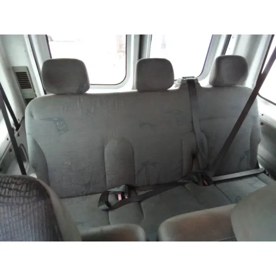 RENAULT TRAFIC COMBI (AB 4.01) '2004 1.9 DIESEL BLANCO