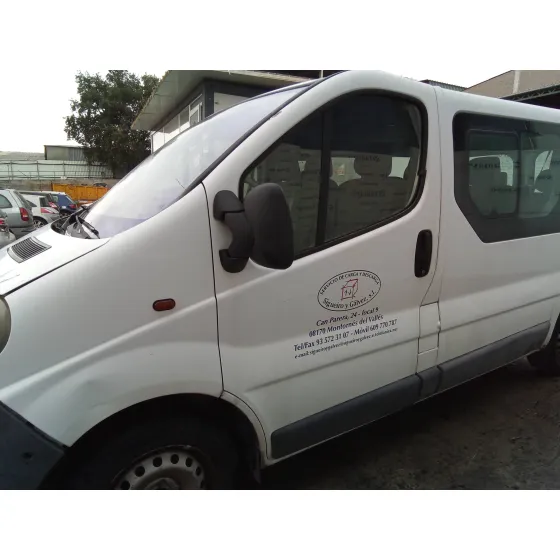 RENAULT TRAFIC COMBI (AB 4.01) '2004 1.9 DIESEL BLANCO