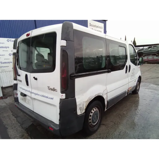 RENAULT TRAFIC COMBI (AB 4.01) '2004 1.9 DIESEL BLANCO
