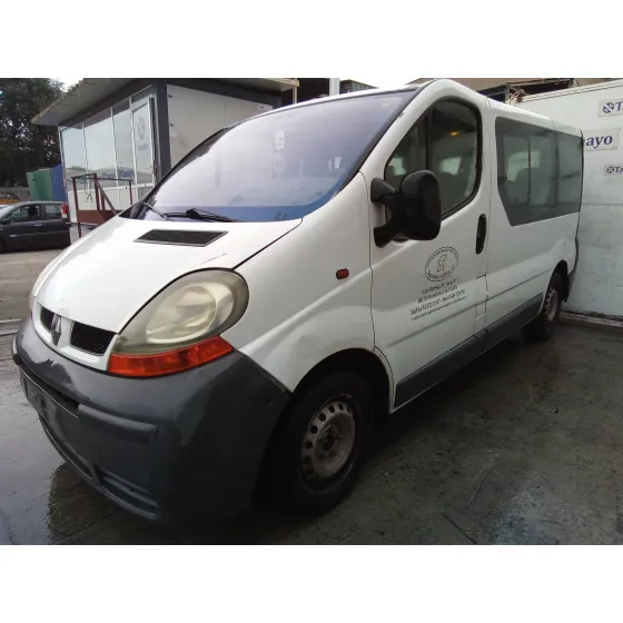 RENAULT TRAFIC COMBI (AB 4.01) '2004 1.9 DIESEL BLANCO
