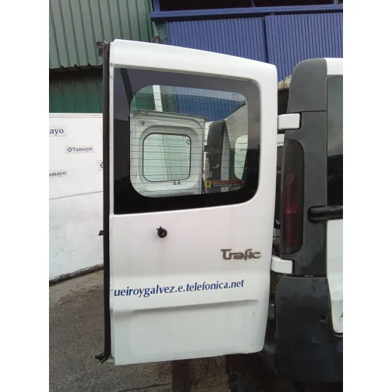 RENAULT TRAFIC COMBI (AB 4.01) '2004 1.9 DIESEL BLANCO