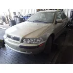 VOLVO S40 BERLINA VOLVO S40 BERLINA '2001 1.6 CAT DORADO 1995