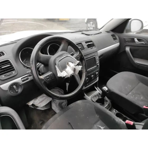 SKODA YETI '2011 1.2 TSI GRIS AZULADO