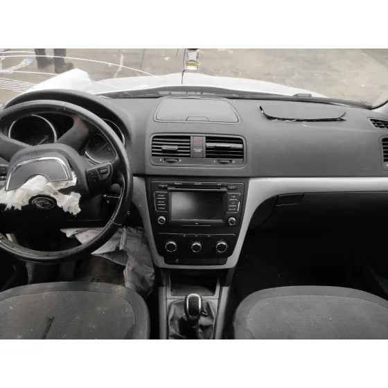 SKODA YETI '2011 1.2 TSI GRIS AZULADO