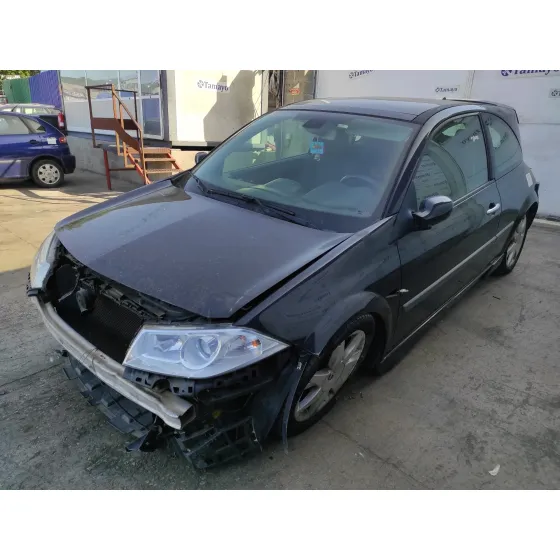RENAULT MEGANE II BERLINA 3P '2007 1.6 16V NEGRO
