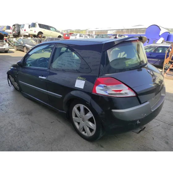 RENAULT MEGANE II BERLINA 3P '2007 1.6 16V NEGRO