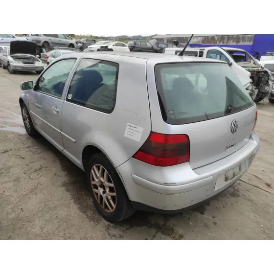 VOLKSWAGEN GOLF IV BERLINA (1J1) '2003 1.6 16V PLATA
