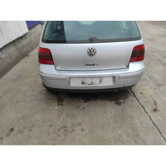 VOLKSWAGEN GOLF IV BERLINA (1J1) '2003 1.6 16V PLATA