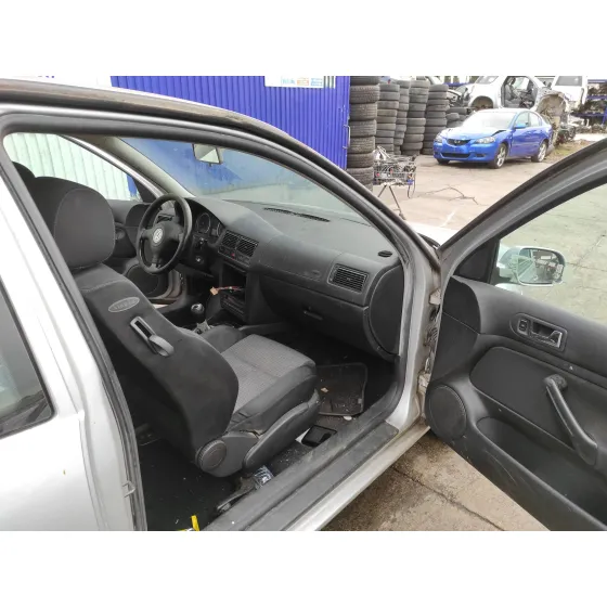 VOLKSWAGEN GOLF IV BERLINA (1J1) '2003 1.6 16V PLATA
