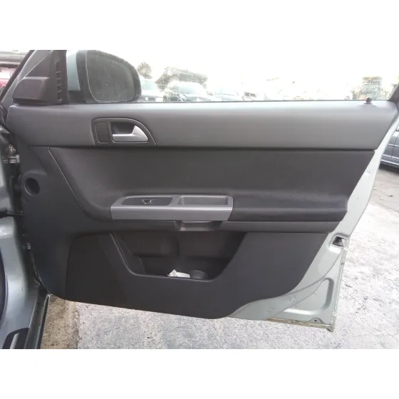 VOLVO S40 BERLINA '2011 1.6 DIESEL CAT PLATA