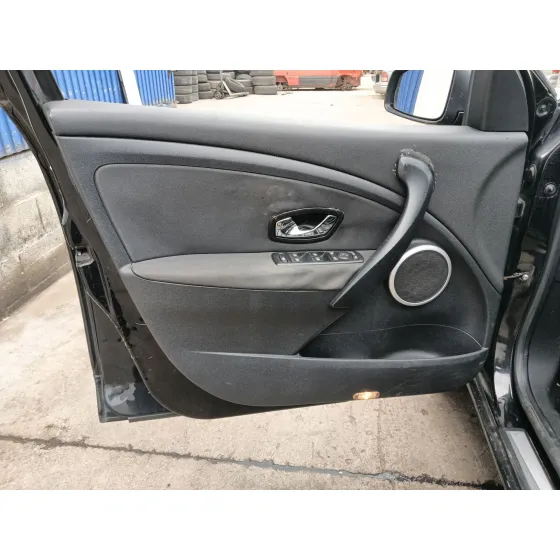 Renault MEGANE III HATCHBACK (BZ0/1_, B3_) 2009