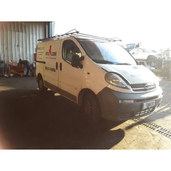 OPEL VIVARO '2001 FURGON 2.7T CORTO BLANCO
