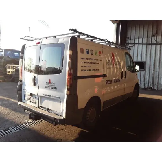 OPEL VIVARO '2001 FURGON 2.7T CORTO BLANCO