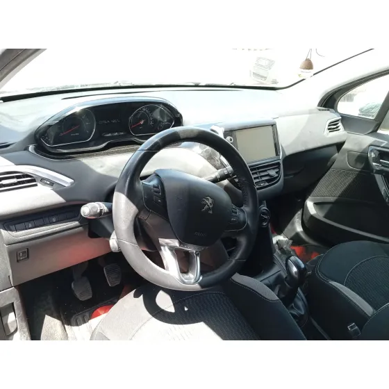 Peugeot 208 I (CA_, CC_) 2012