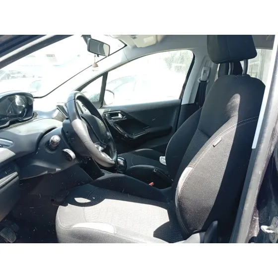 Peugeot 208 I (CA_, CC_) 2012