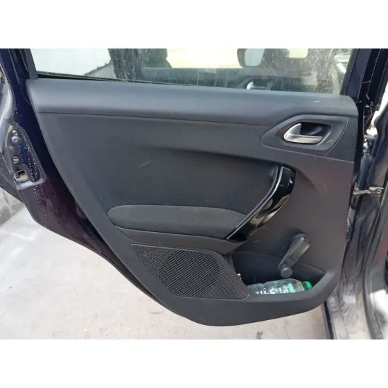 Peugeot 208 I (CA_, CC_) 2012