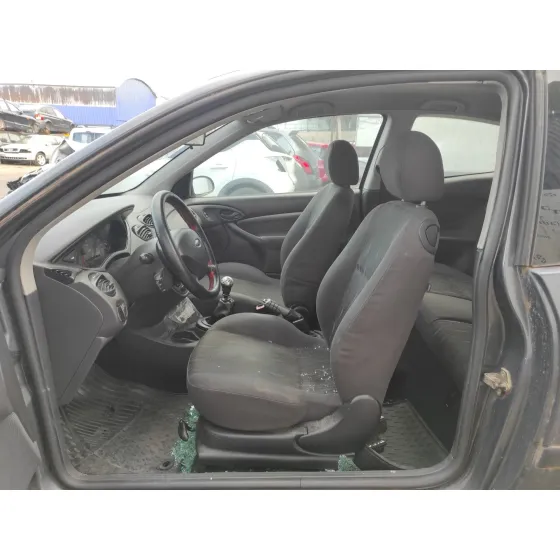 FORD FOCUS BERLINA (CAK) '2004 * GRIS OSCURO