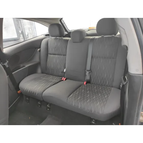 FORD FOCUS BERLINA (CAK) '2004 * GRIS OSCURO