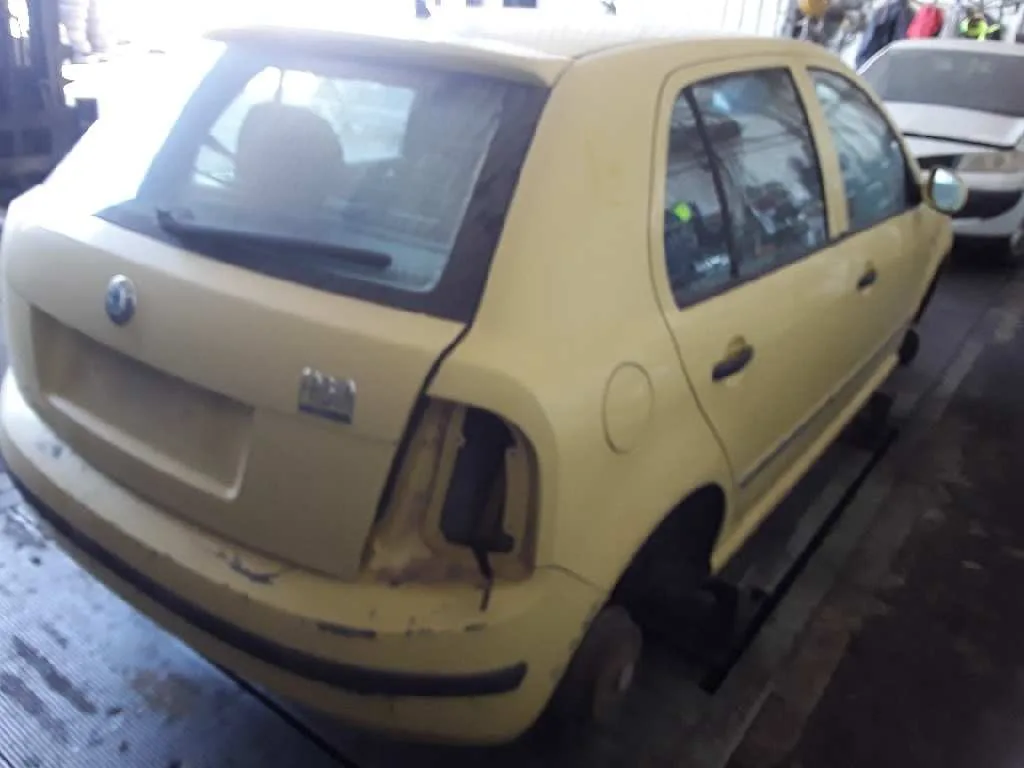 SKODA FABIA (6Y2/6Y3) SKODA FABIA (6Y2/6Y3) '2001 1.9 SDI CAT (ASY) AMARILLO 2000