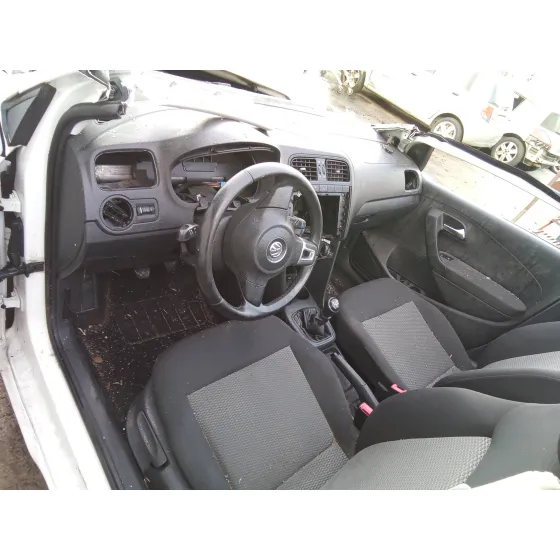 VOLKSWAGEN POLO (6R1) '2013 1.6 TDI BLANCO