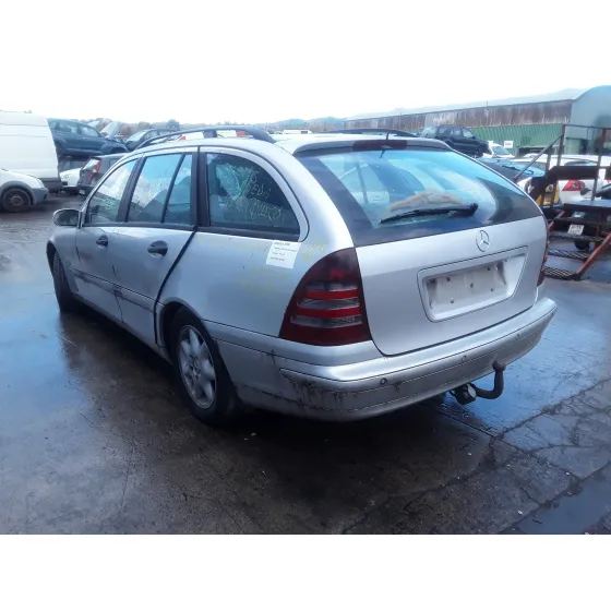 MERCEDES CLASE C (W203) BERLINA '2003 2.7 CDI 20V CAT PLATA
