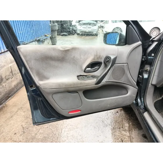 Renault LAGUNA II GRANDTOUR (KG0/1_) 2002